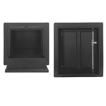 Inbouw pakketbrievenbus in stalen schuifpoort voor moderne villa met beveiligd hekwerk